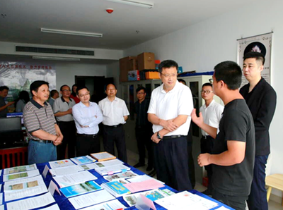 市委常委、副市長(zhǎng)謝忠?guī)ьI(lǐng)客商來我?？疾旖涣? />
</a>
<span><a href=